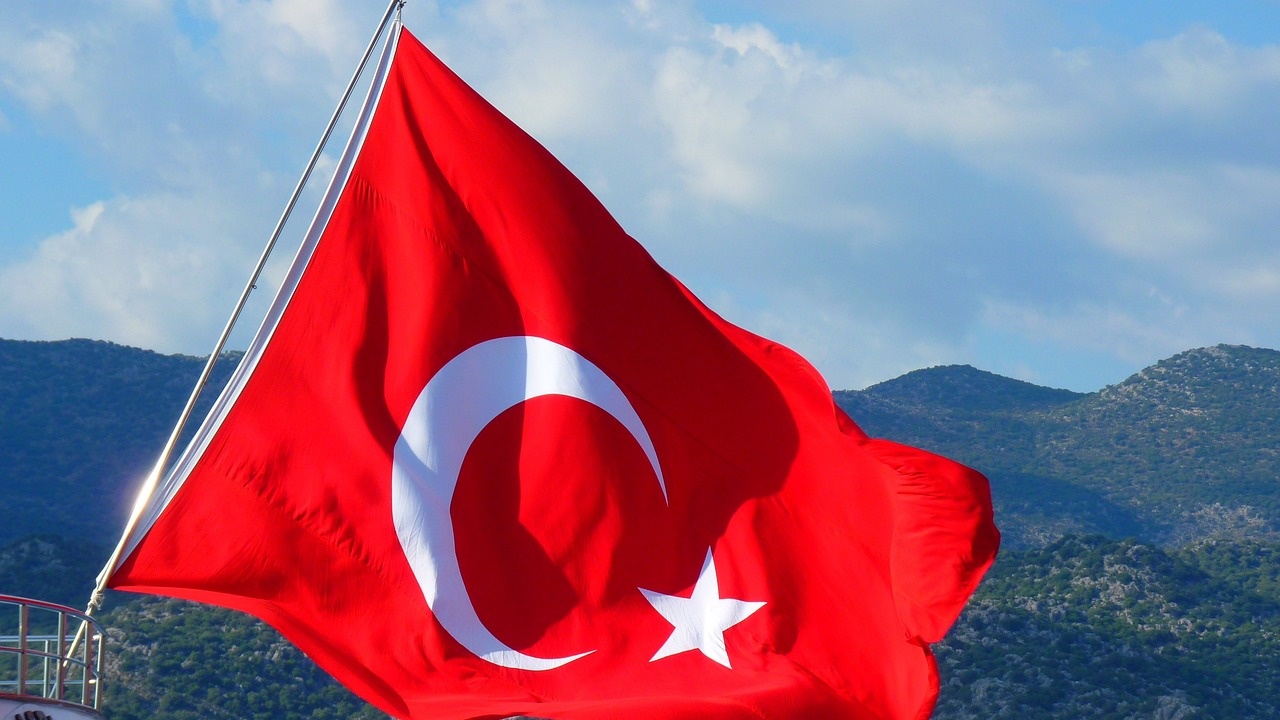 Тайфур Хюсеин: В Турция по-съществен проблем от тоталитарния режим е самата опозиция
