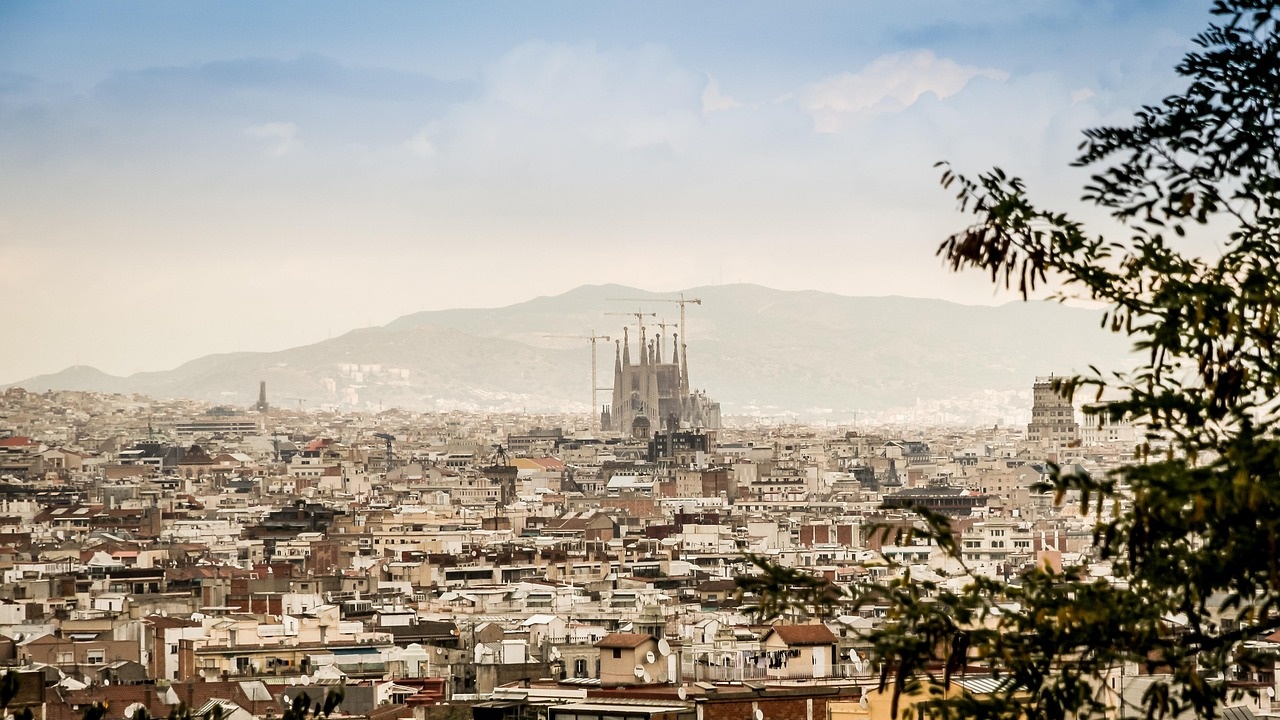 Испания спира "златните визи" за чуждестранни инвеститори в недвижими имоти