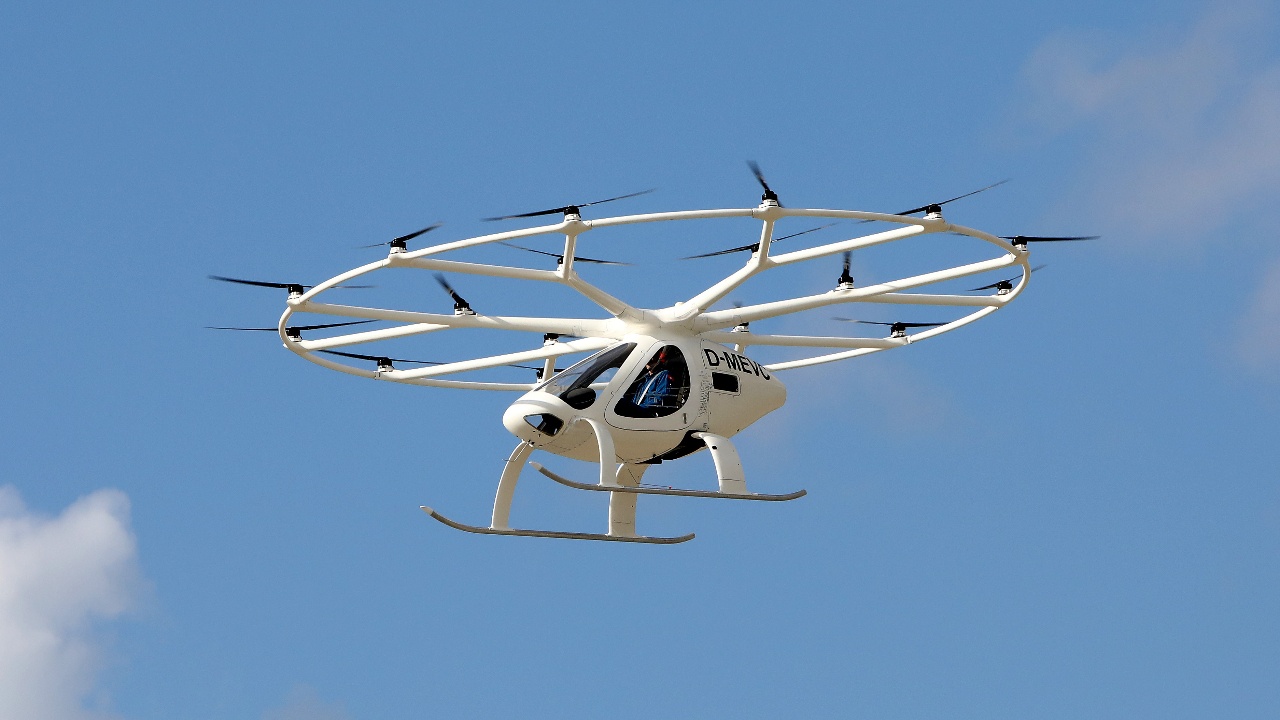 Европейската комисия предложи днес допълнителни правила за дроновете в ЕС,