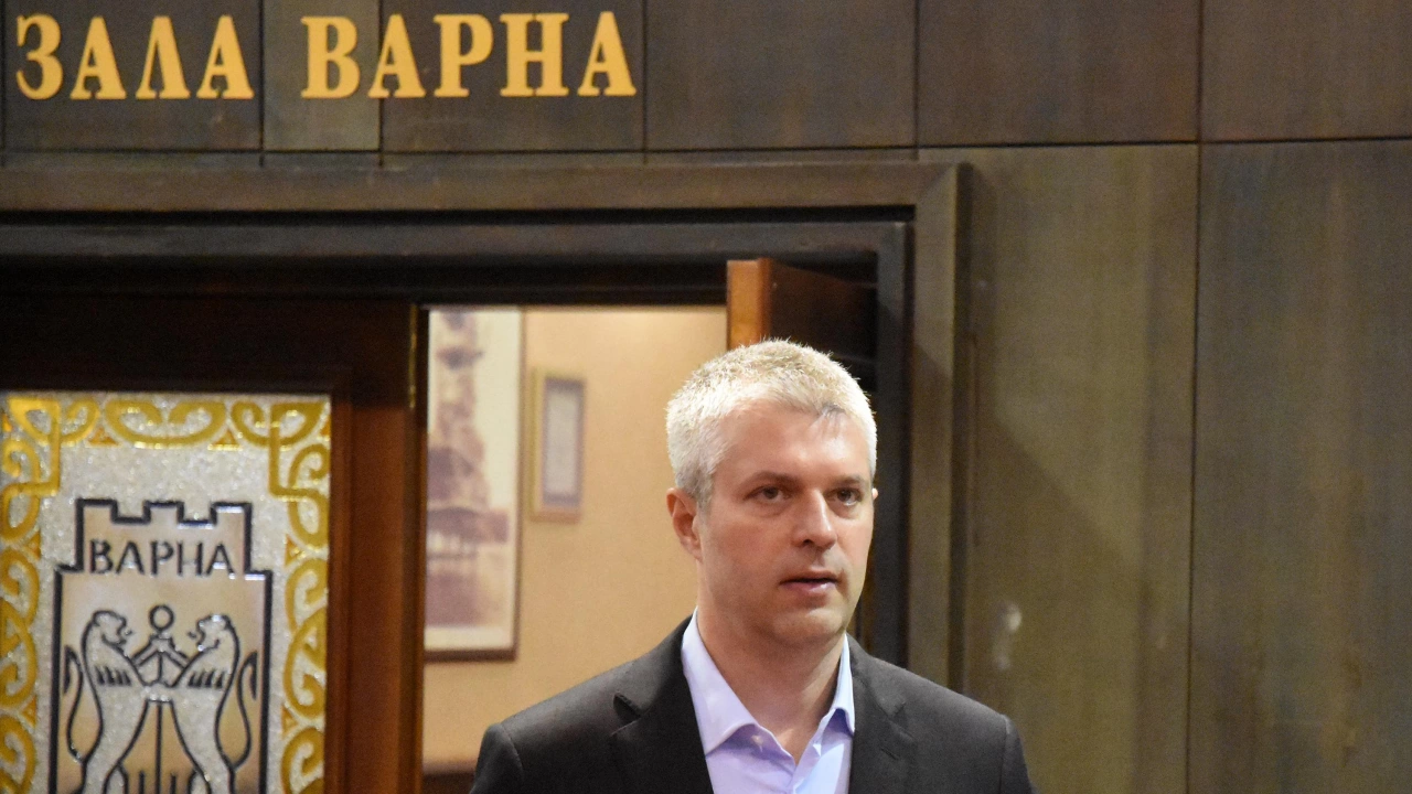 Кметът на Варна е представил в Общинската избирателна комисия ОИК документи