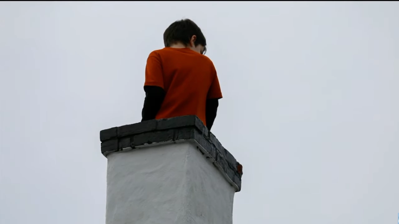 10 годишно момче се заклещи в комина на сградата в която