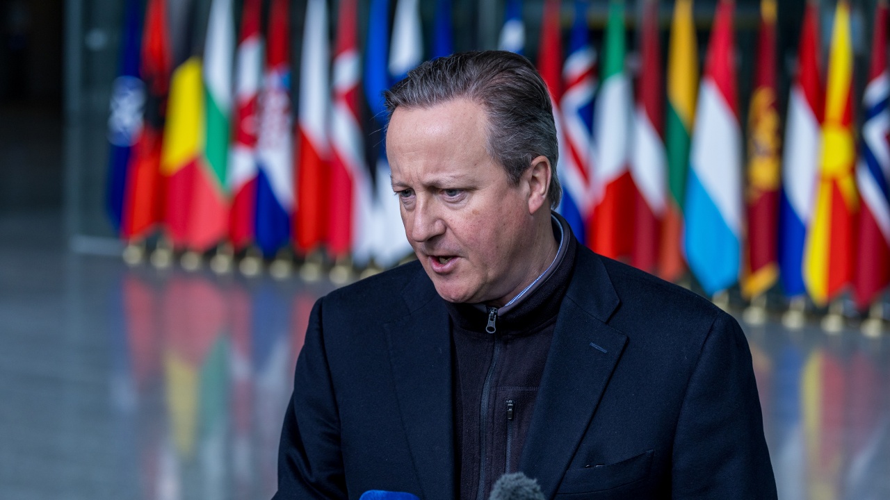 Британският министър на външните работи призова Израел да не предприема