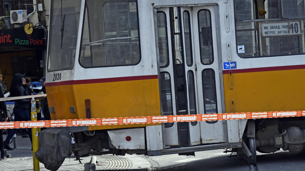 Трамвай блъсна жена в столицата, откараха я в "Пирогов"