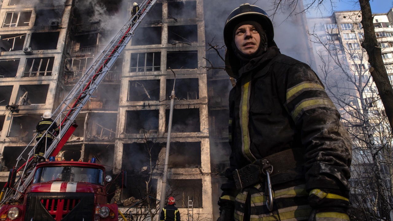 Русия удари украинския град Чернигов. Има жертви