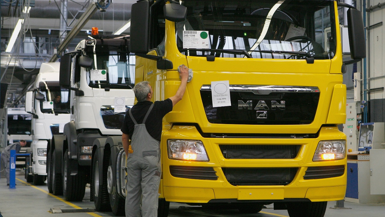 Германският производител на камиони Ман (Man) започва от днес да