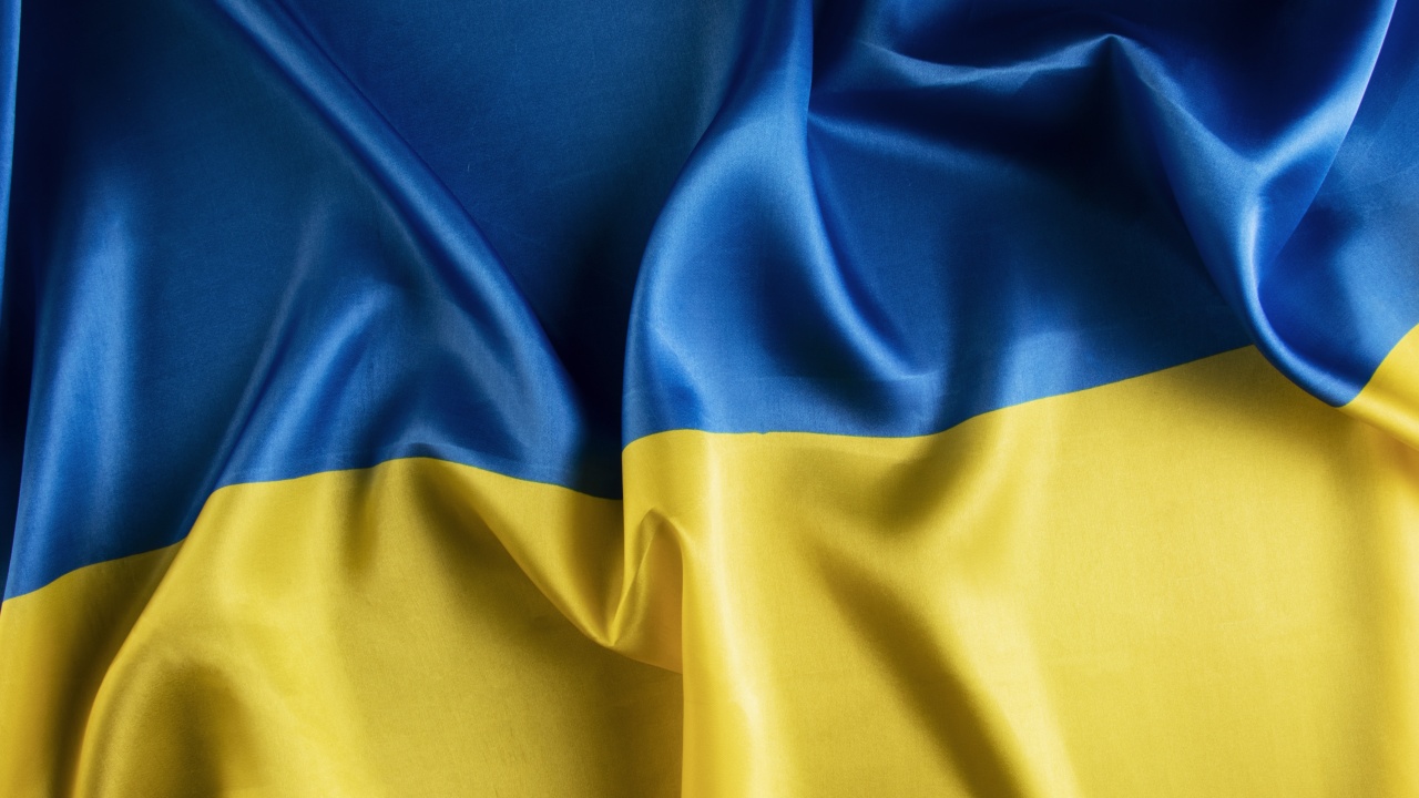 В Украйна издирват двама войници, убили полицай при пътна проверка