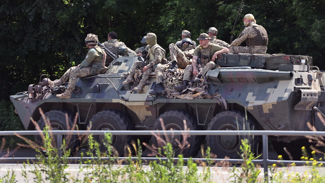 Украинското командване изпраща подкрепления към източния град Часов Яр за