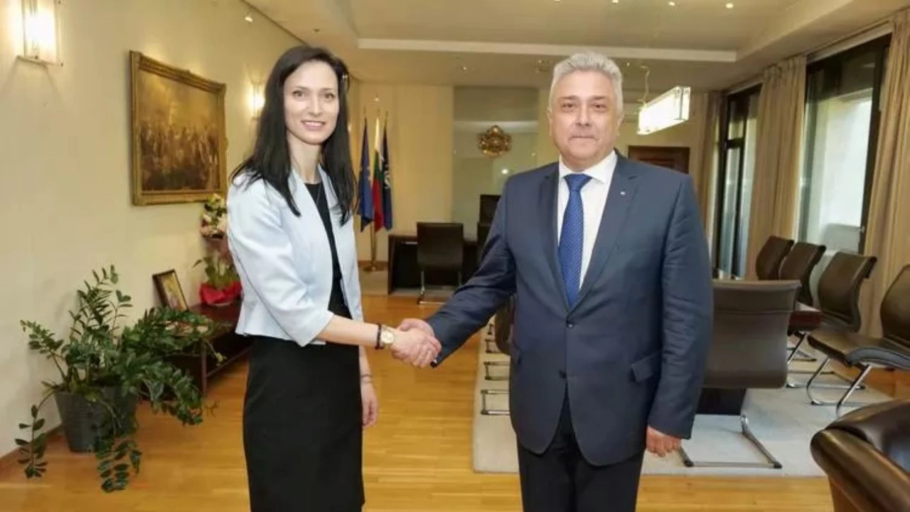 Българското дипломатическо дружество БДД излезе със своя професионална позиция по