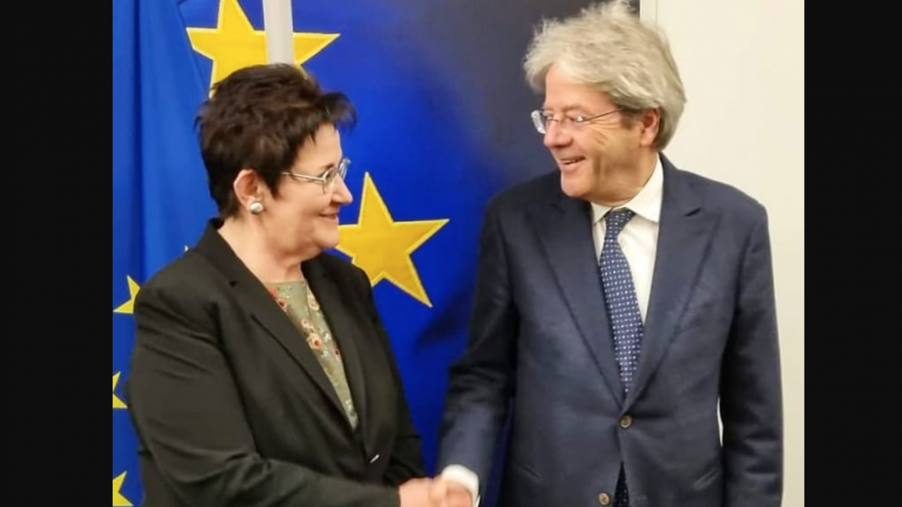 Вицепремиерът Петкова проведе среща с европейския комисар по икономика Паоло Джентилони