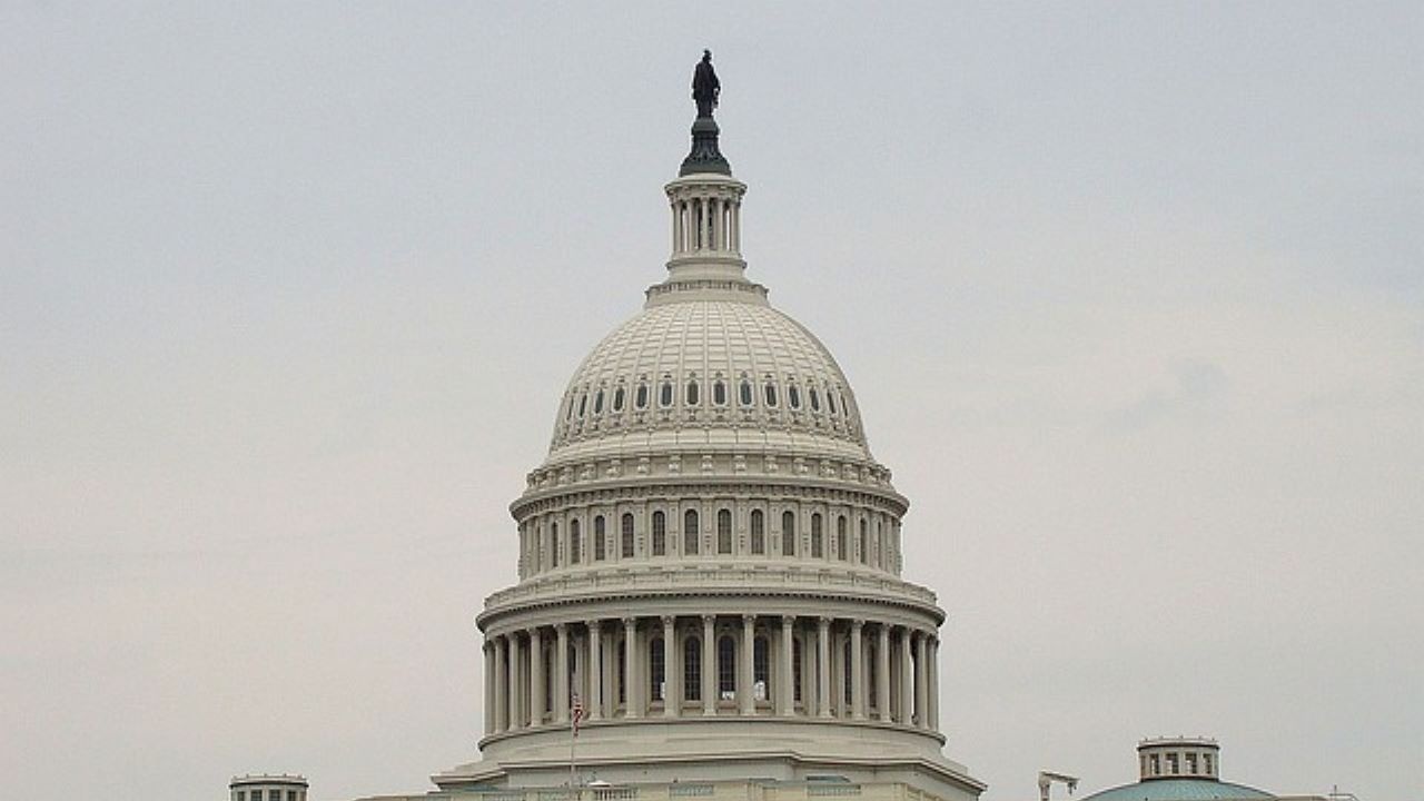 В Съединените щати Сенатът одобри помощта за Украйна, Израел и Тайван.