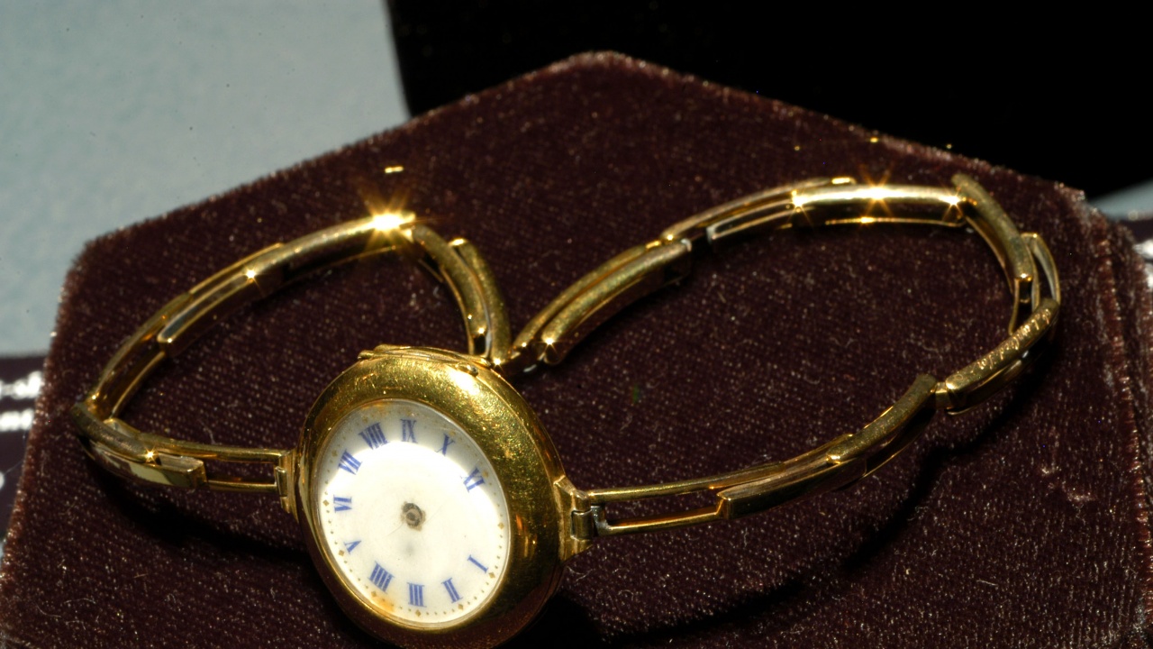 Златен джобен часовник, принадлежал на най-богатия човек, който пътувал на