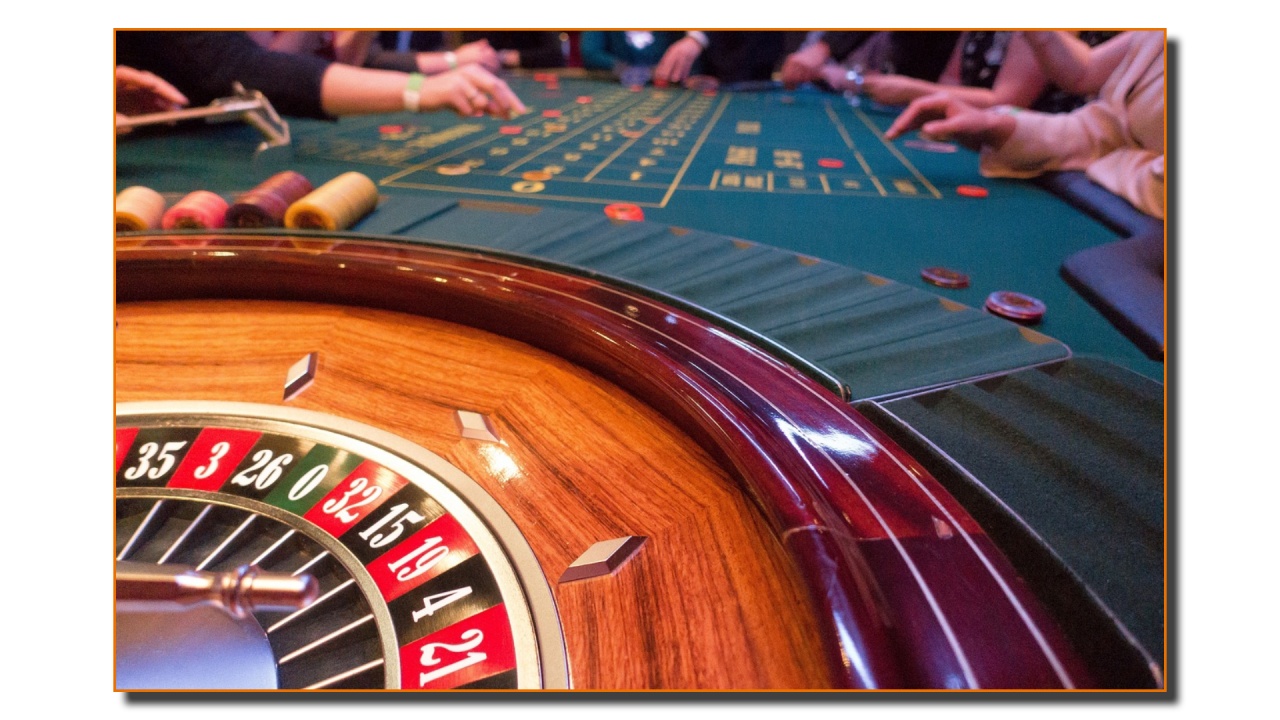 Промените в закона за хазарта обслужват изцяло нелегалните оператори. Те не плащат данъци и за потребителите няма защита