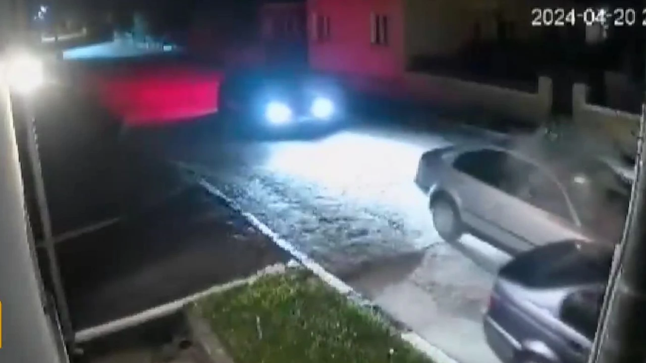 Шофьор се вряза в паркиран автомобил на улица във врачанското