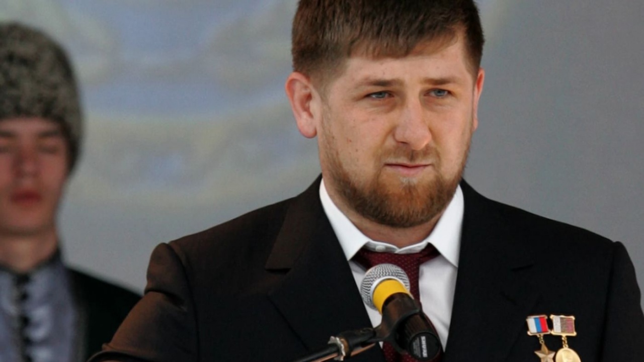  Чеченският лидер Рамзан Кадиров съобщи, че е назначил 16-годишния си
