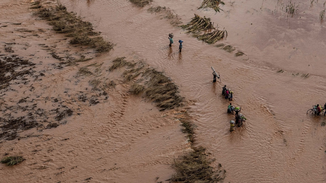 Повече от 90 души се издирват в Кения след наводнения