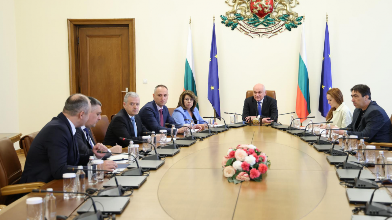 Премиерът обсъди подготовката на изборите с представители на четири министерства