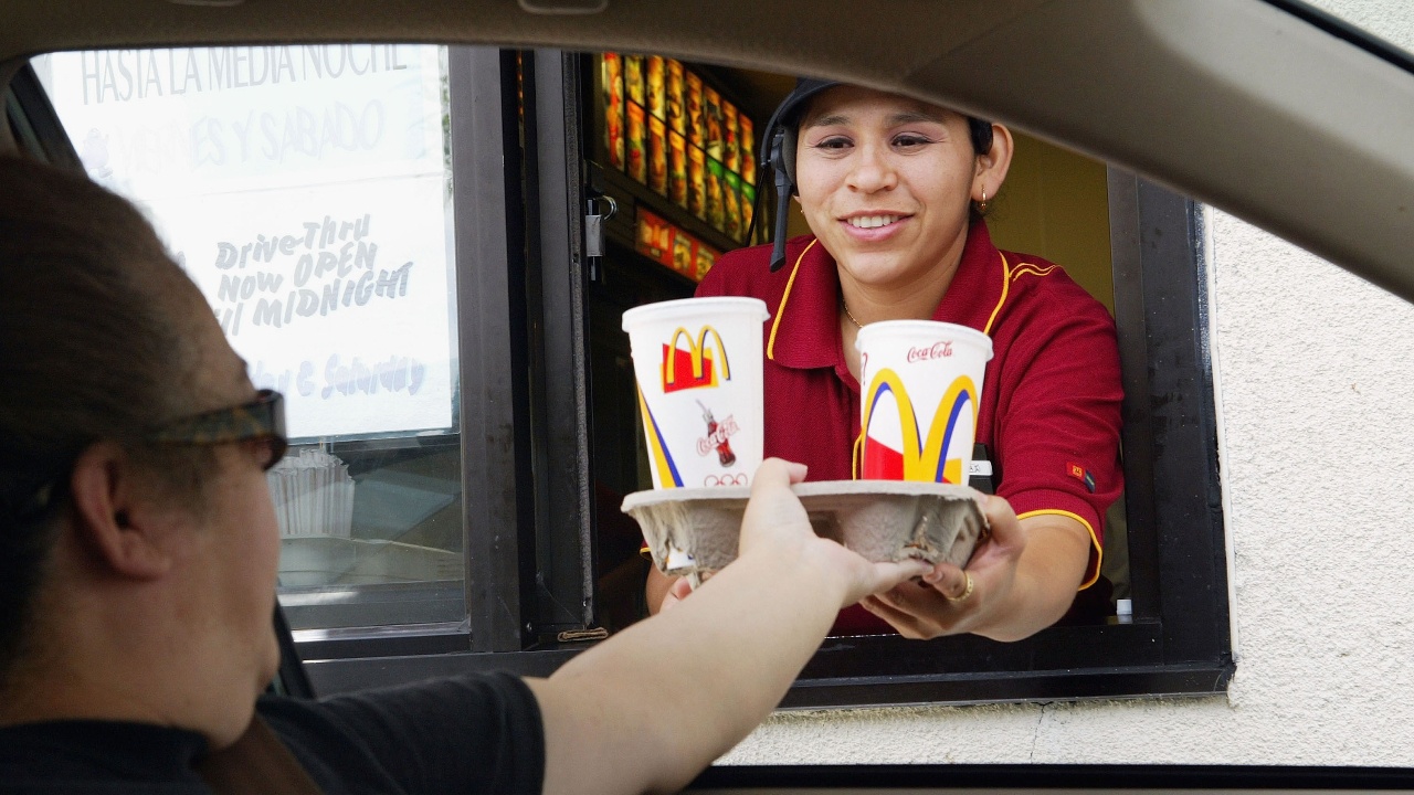 Американската верига за бързо хранене МакДоналдс“ (McDonald's) обяви, че повишените