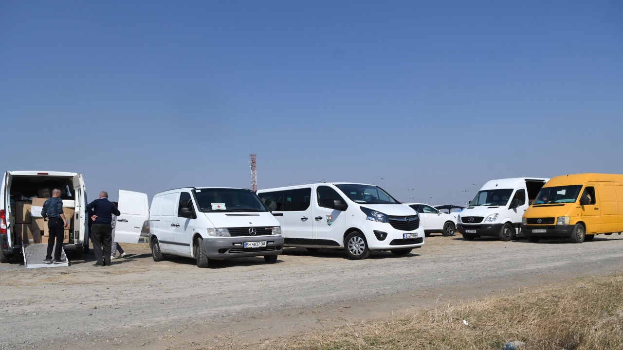 Интензивен е трафикът за товарни автомобили на граничния пункт  Кардам“