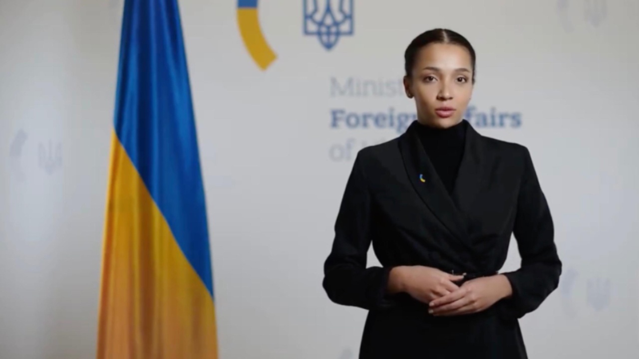 Новата говорителка на украинското МВнР е... хуманоид