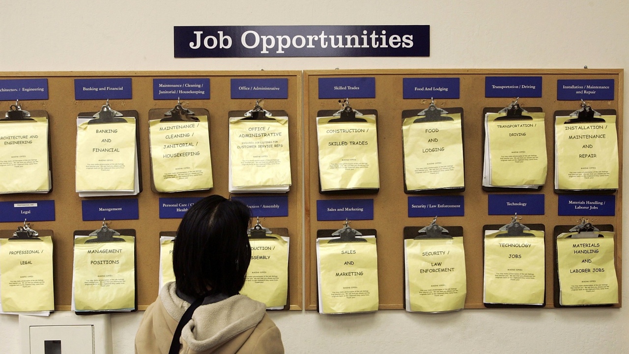 Увеличаването на работните места в САЩ се е забавило през април, безработицата е нараснала до 3,9 на сто