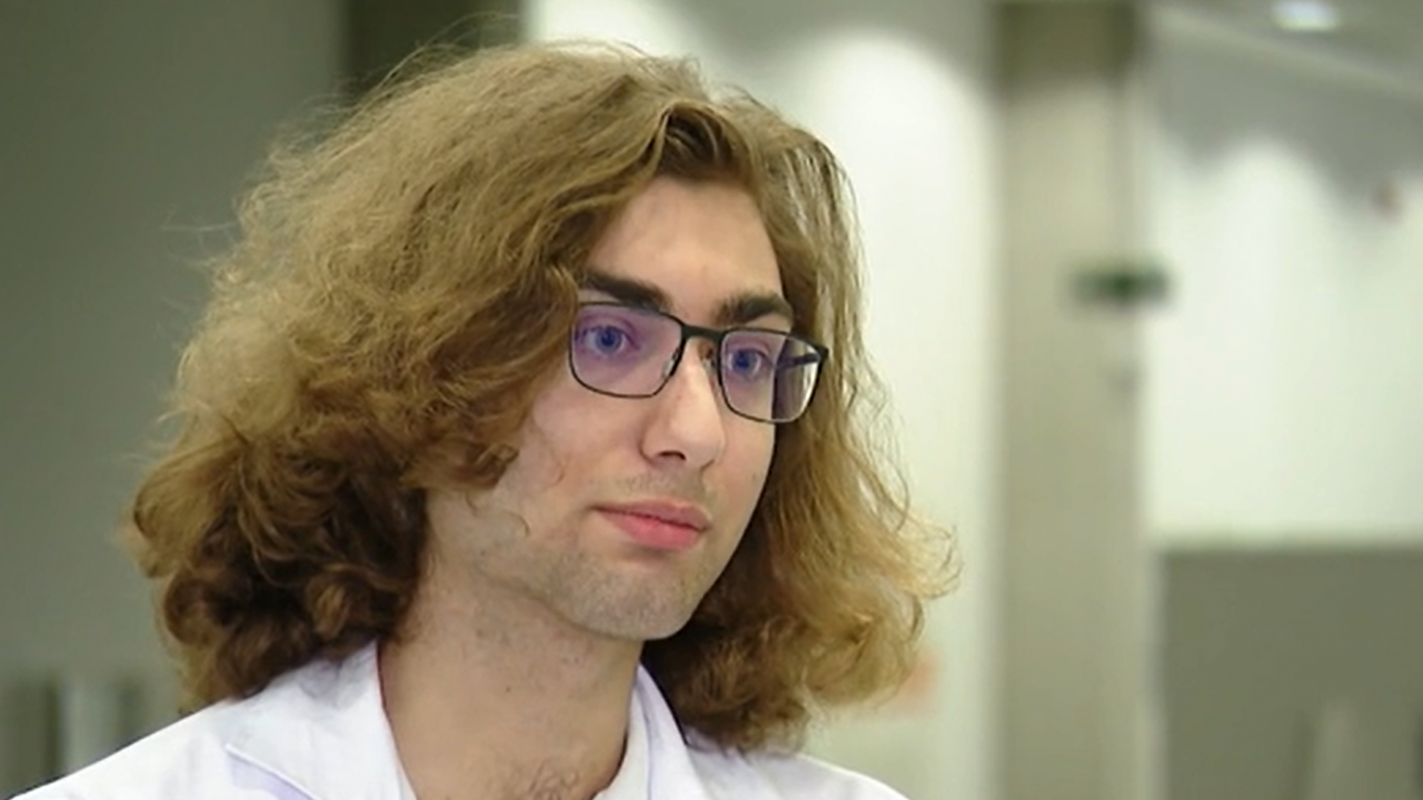 17-годишният Виктор Лилов покори Международната Менделеева олимпиада по химия в