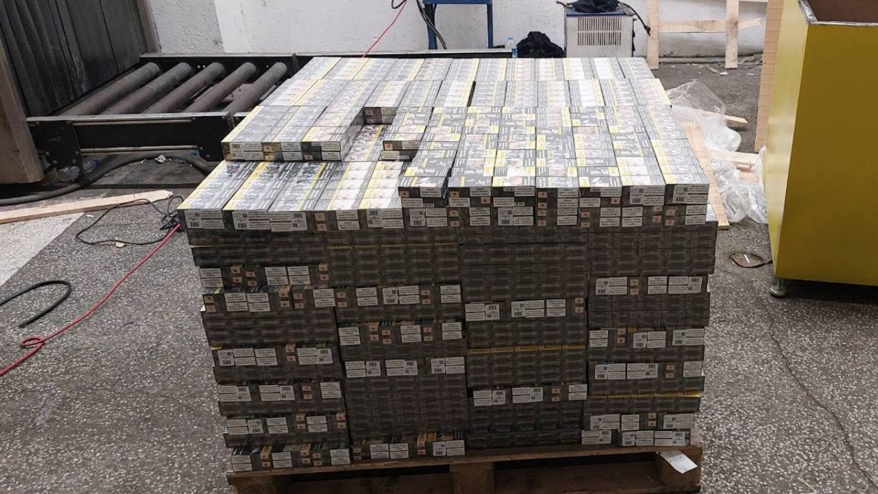 571 200 къса (28 560 кутии) цигари бяха задържани на