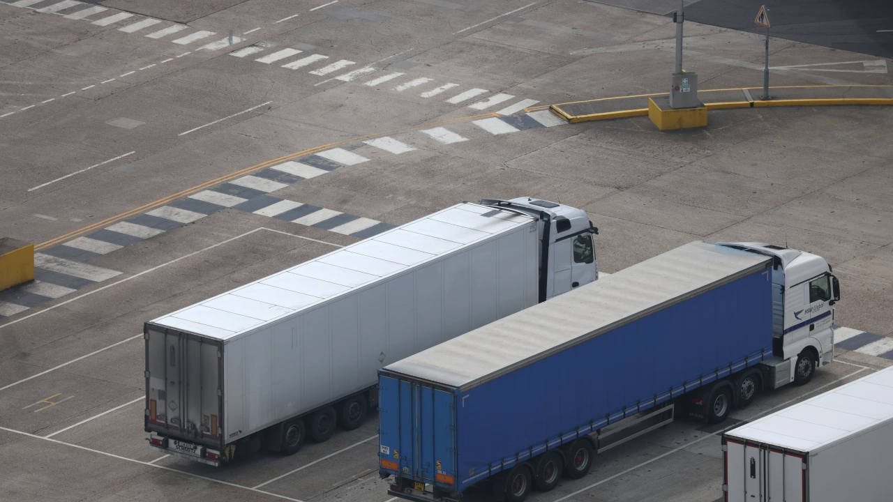 Румънските гранични власти ограничават камионите през контролно пропускателния пункт ГКПП
