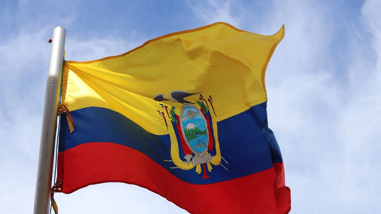 Еквадорският президент Даниел Нобоа обяви извънредно положение в пет провинции