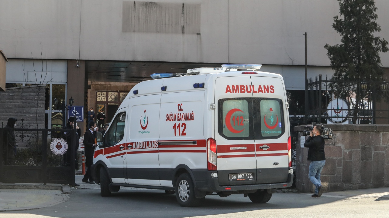 Бетоновоз удари микробус в Турция. Най-малко осем жертви