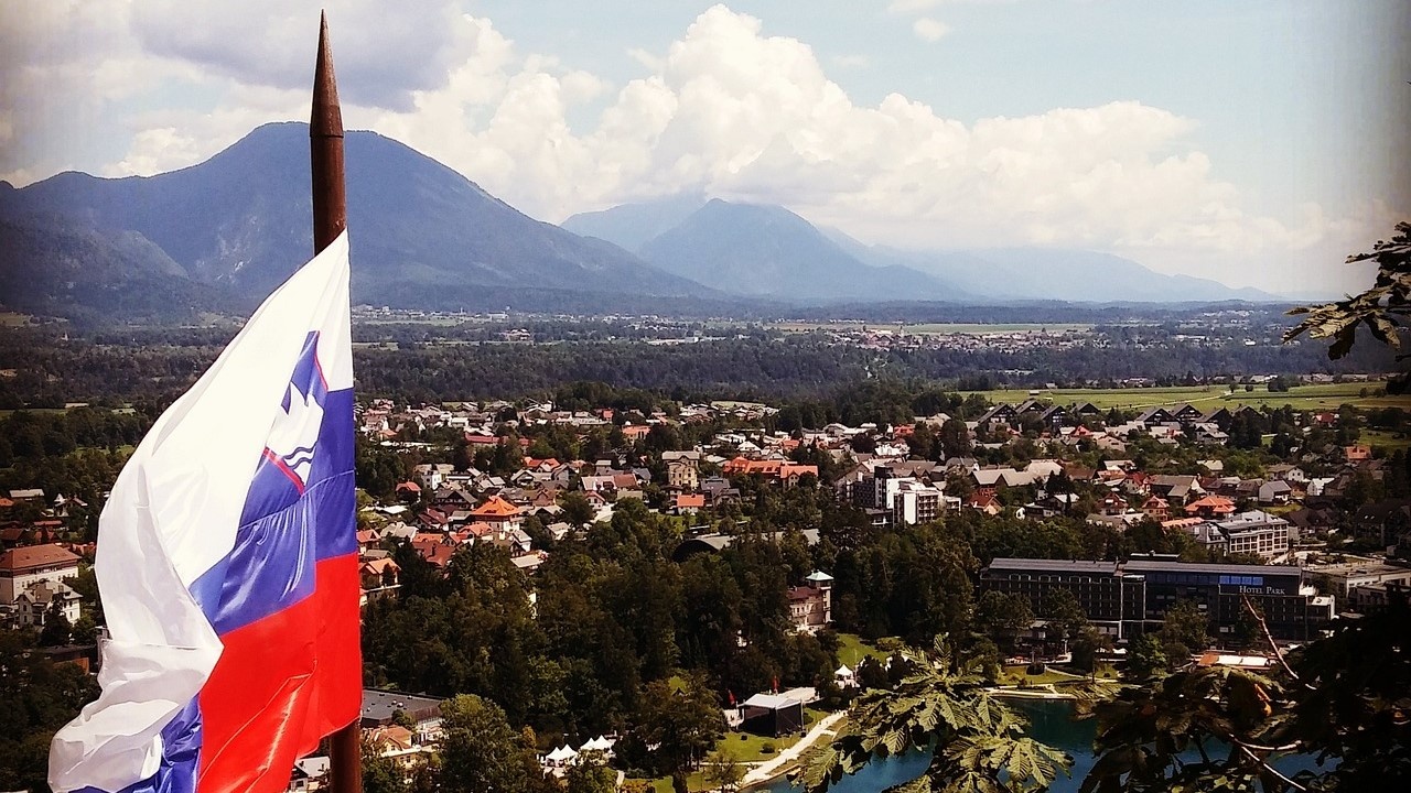 Четири седмици преди евроизорите: Словения