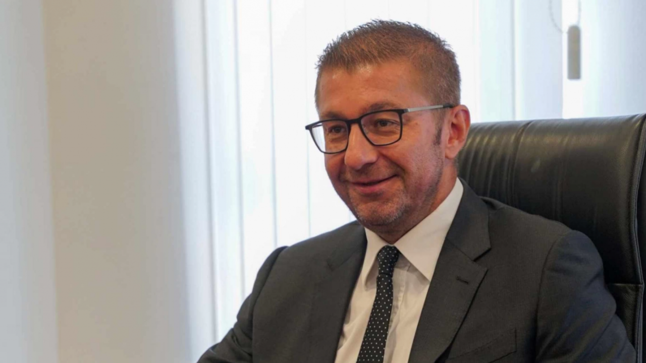 Лидерът на ВМРО-ДПМНЕ Мицкоски към премиера Главчев: България какво е отстъпила?