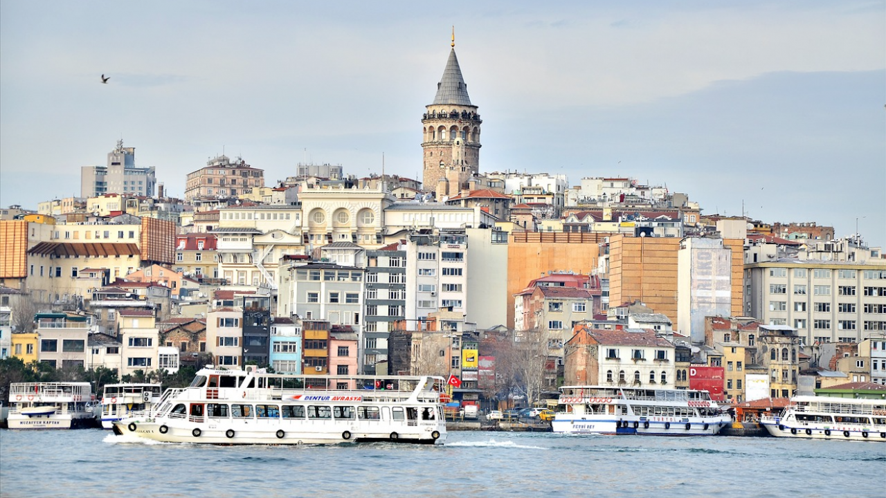 Броят на чуждестранните туристи, посетили Истанбул, за първите три месеца