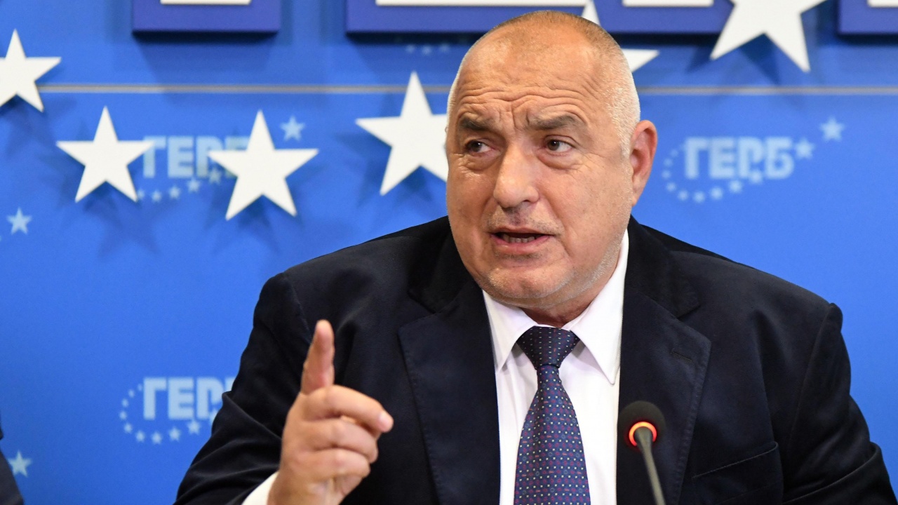 Лидерът на ГЕРБ Бойко Борисов е в Бургас, където участва в предизборна среща