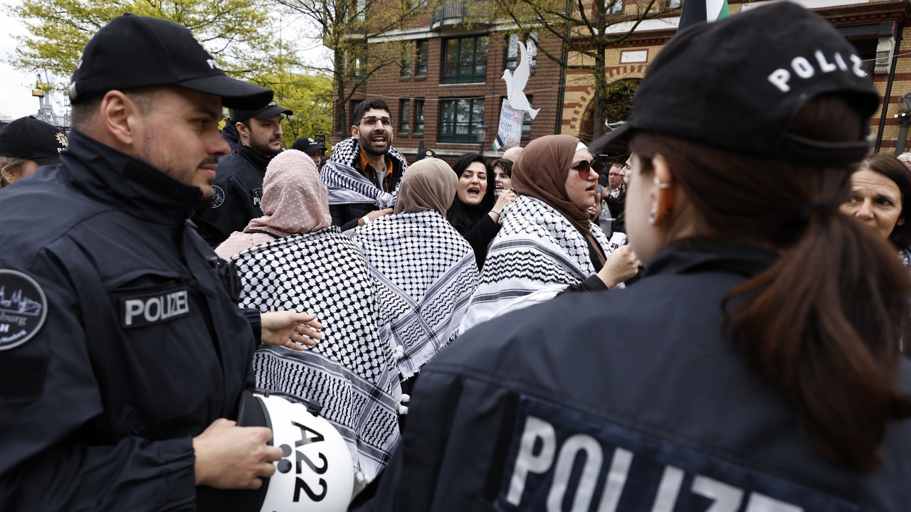 Около 2300 души участваха в ислямистки митинг в Хамбург