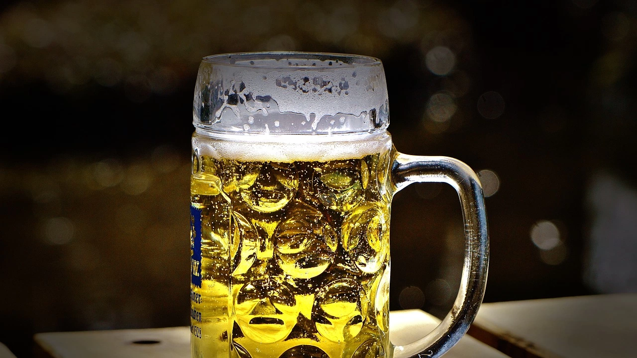 Световните пивоварни компании вероятно ще продадат повече бира това лято