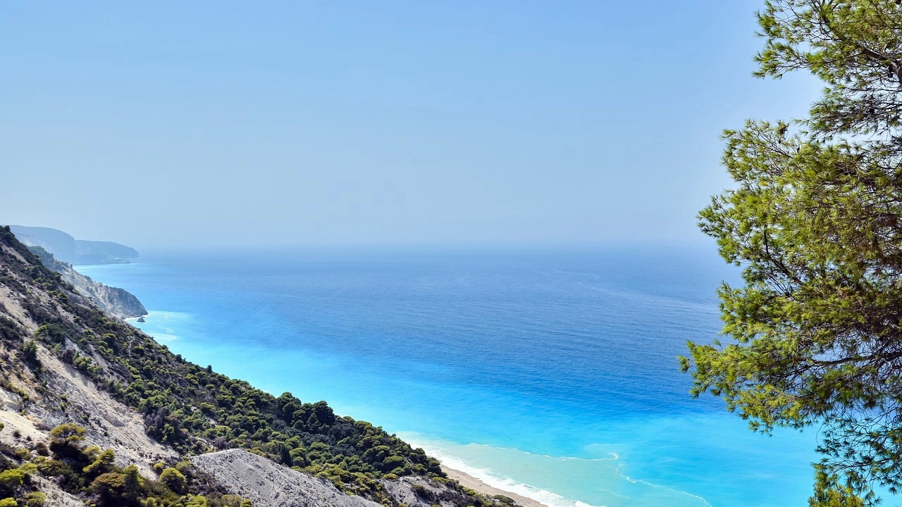 Туристическият сезон в Гърция започна с около 80 000 свободни