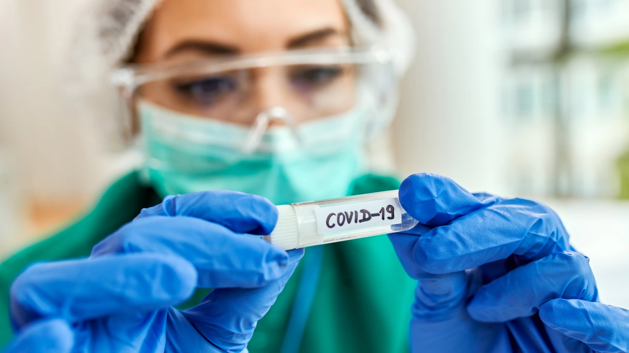 Двама души са диагностицирани с коронавирусна инфекция в страната през последните