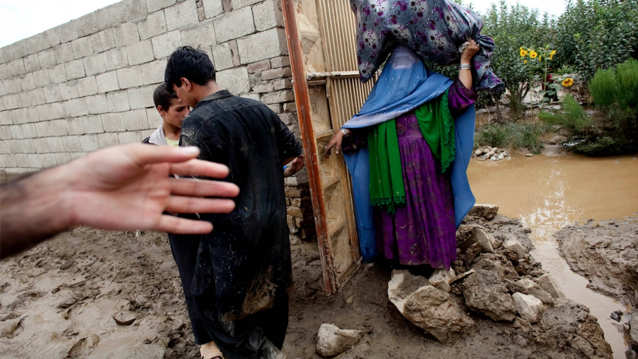 Броят на жертвите на наводненията в Северен Афганистан достигна 317