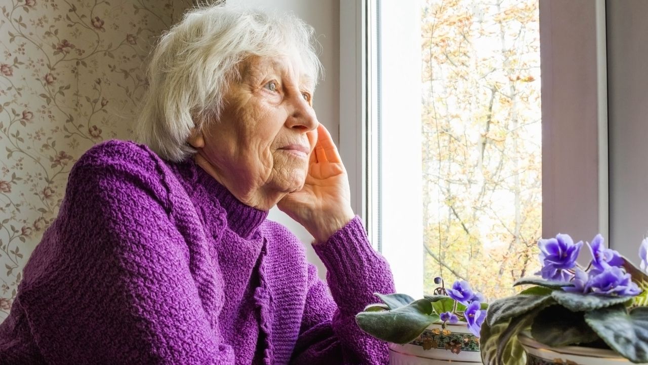 След като 104-годишна жена беше изписана със синини от видинската
