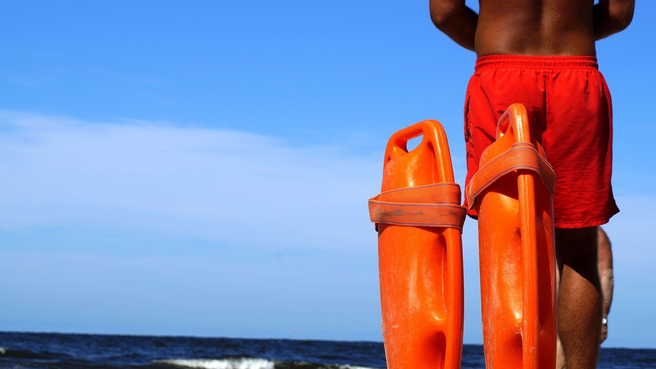 Област Варна търси спасители за 10 неохраняеми плажа през лятото