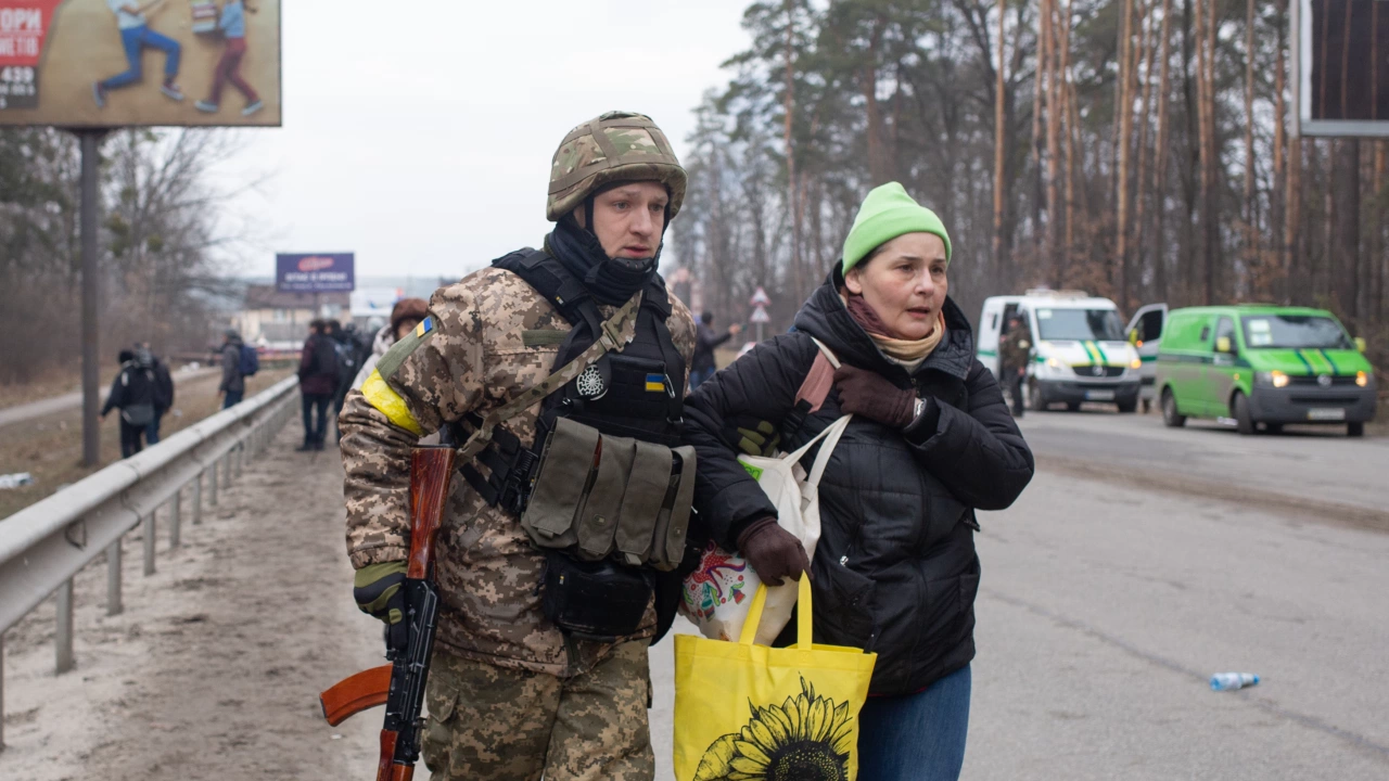 Над 1700 цивилни са евакуирани от няколко граничещи с Русия