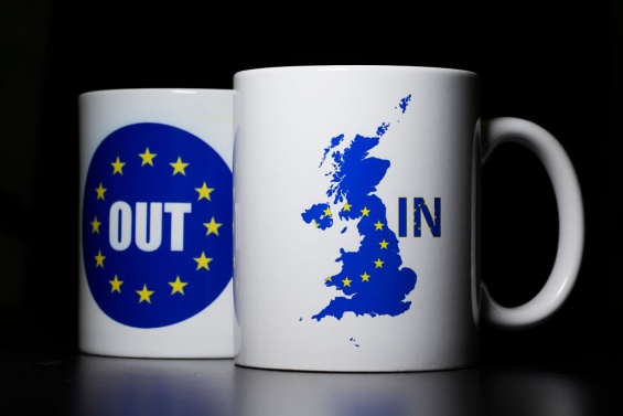 Кой печели от споразумението между Великобритания и ЕС? 