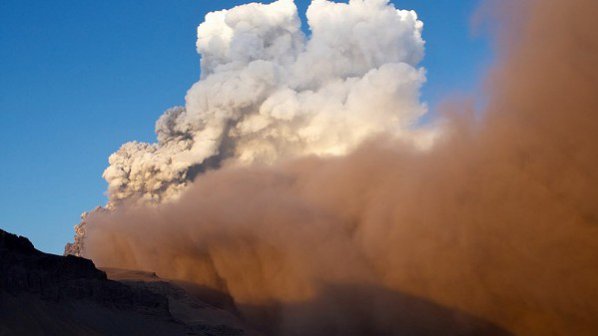 Чилийски вулкан наруши въздушния трафик в Южна Америка