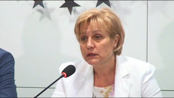 Менда Стоянова: Данъците в България остават ниски и през 2013 г.