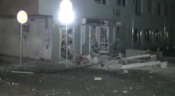 Трафопост избухна в жилищен блок в Бургас