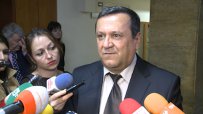 Хасан Адемов: Администрацията трябва да бъде стегната и добре платена