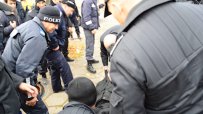 Полицай припадна по време на протестите пред НС