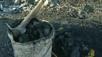 Цигани в Перник копаят незаконно въглища