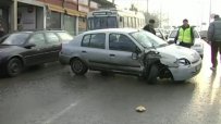 Пиян шофьор се заби в спряла кола