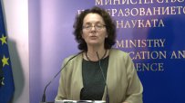 Скандални назначения и в МОН. Министър Коларова прави проверки